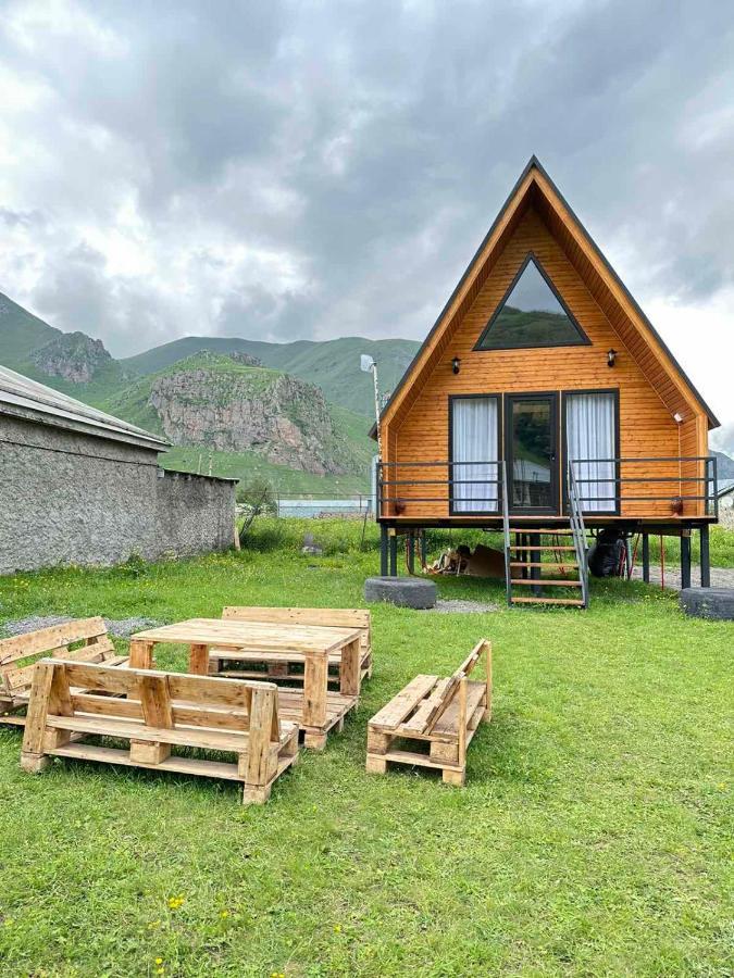 Apartamento Thomas' Hut Kazbegi Exterior foto