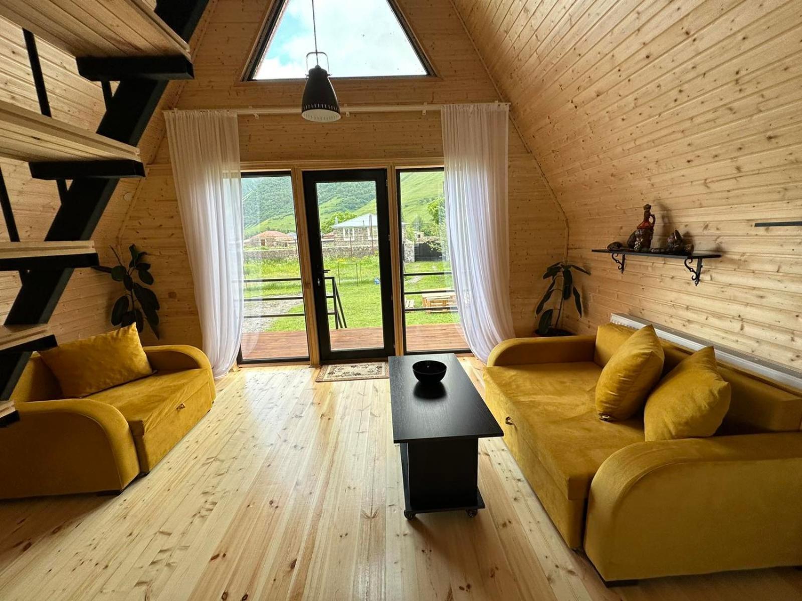 Apartamento Thomas' Hut Kazbegi Exterior foto